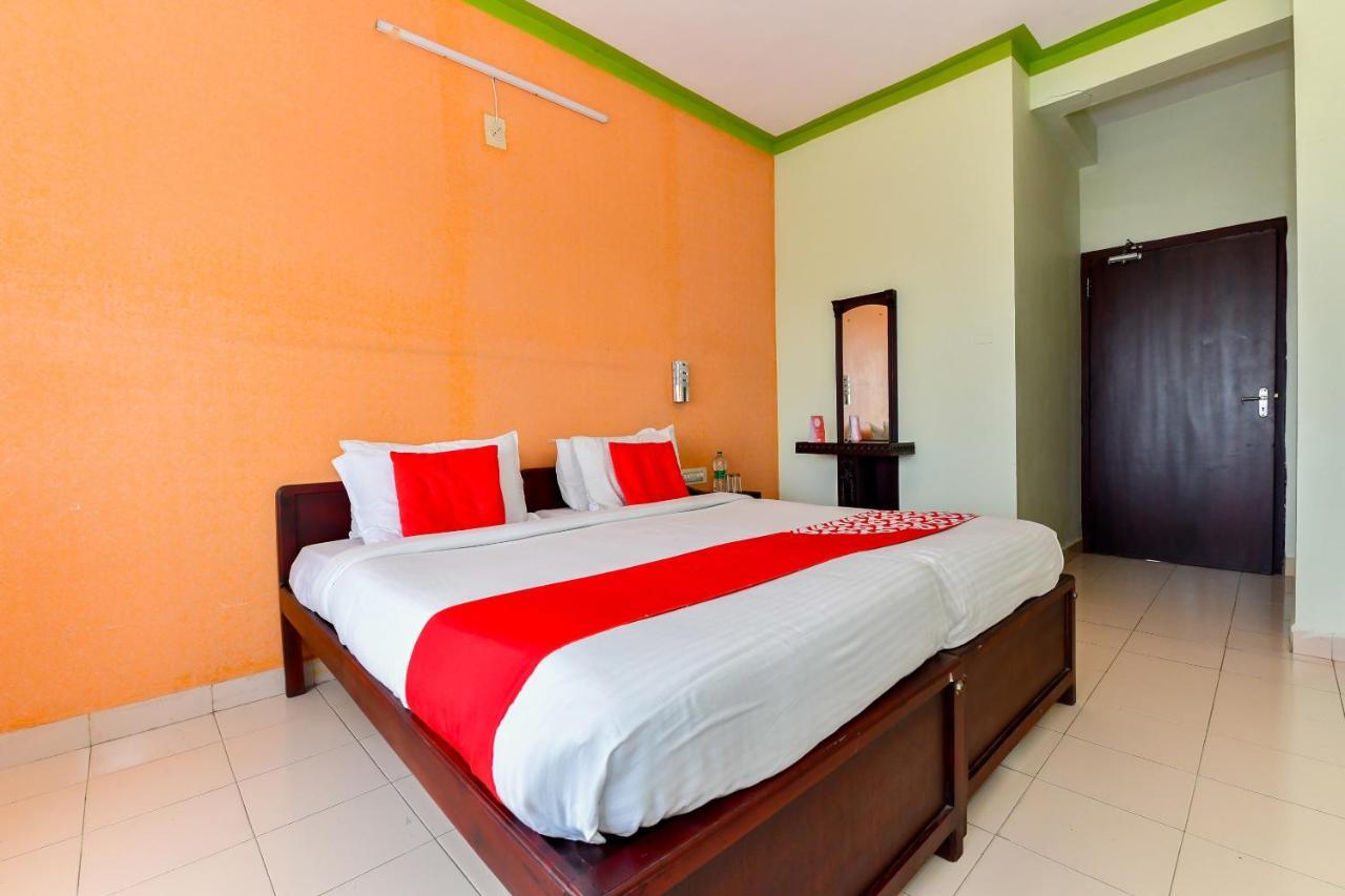 Oyo Flagship 9560 Hotel Bellwether Kochi Exterior foto