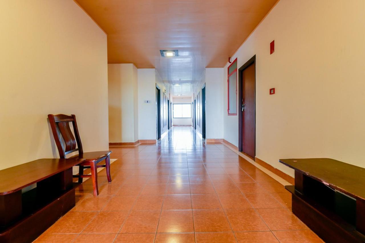 Oyo Flagship 9560 Hotel Bellwether Kochi Exterior foto